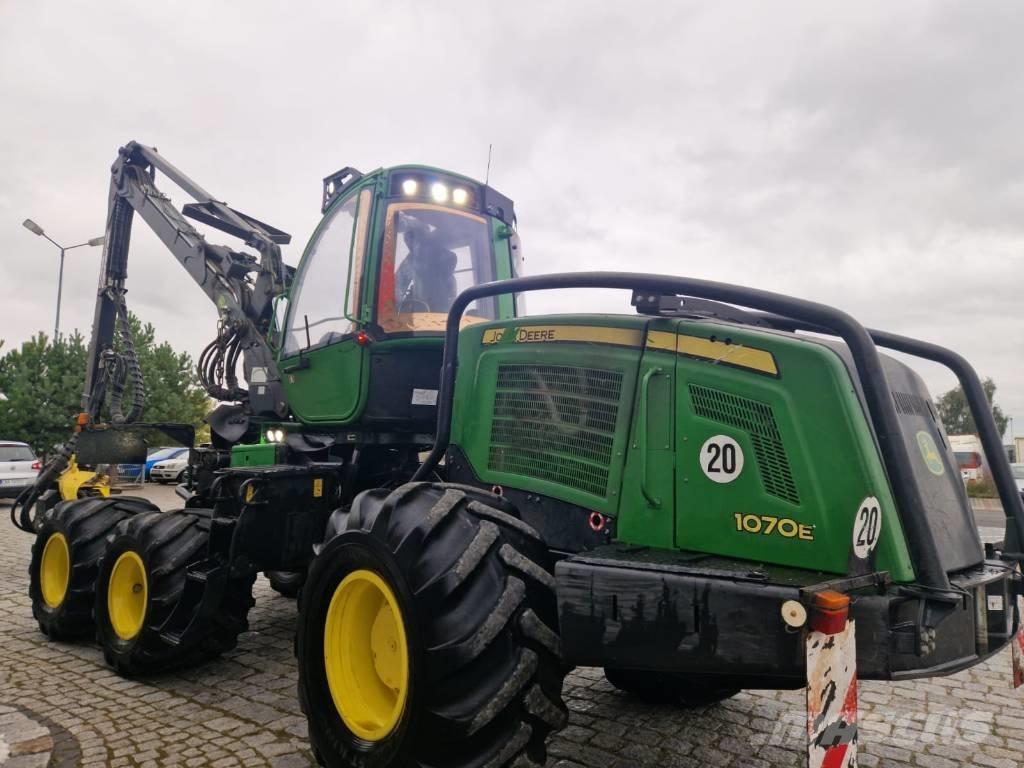 John Deere 1070 E Харвестери