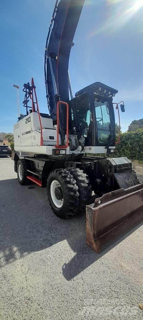 Hidromek HMK 210 W Колісні екскаватори