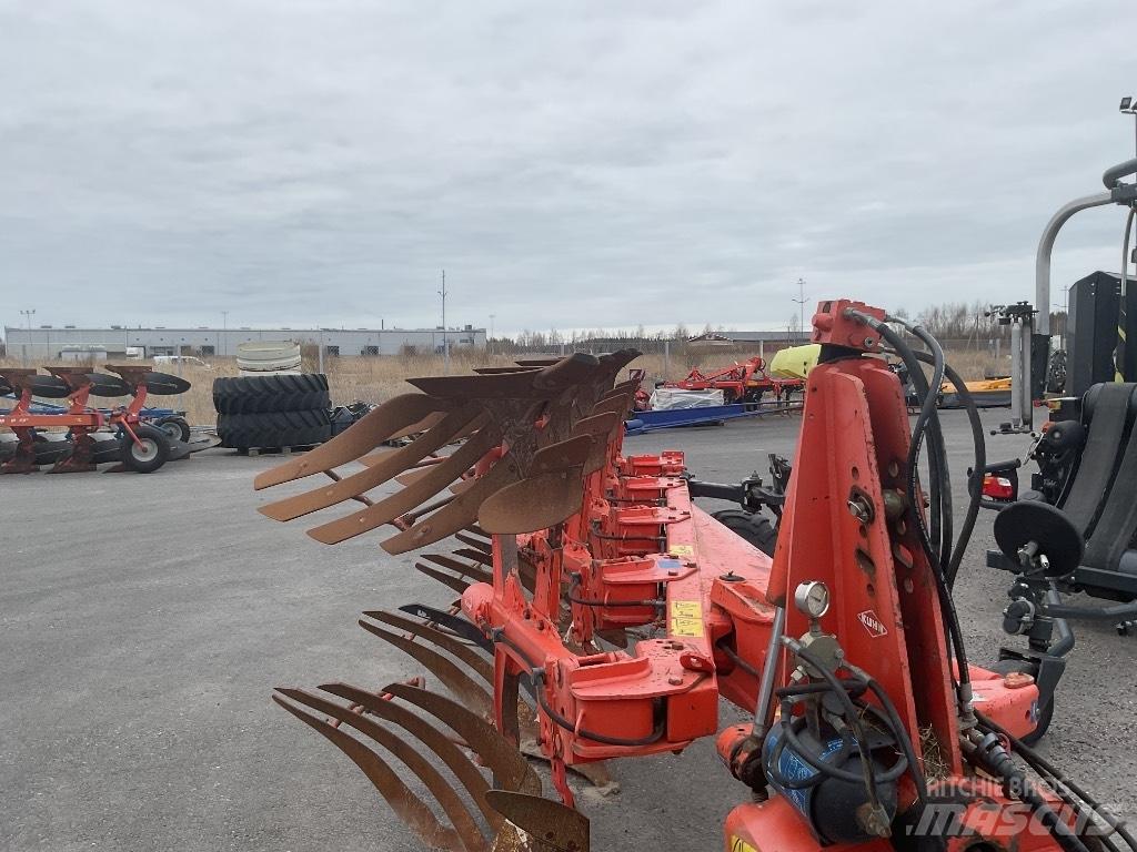 Kuhn Varimaster 122 Реверсивні плуги