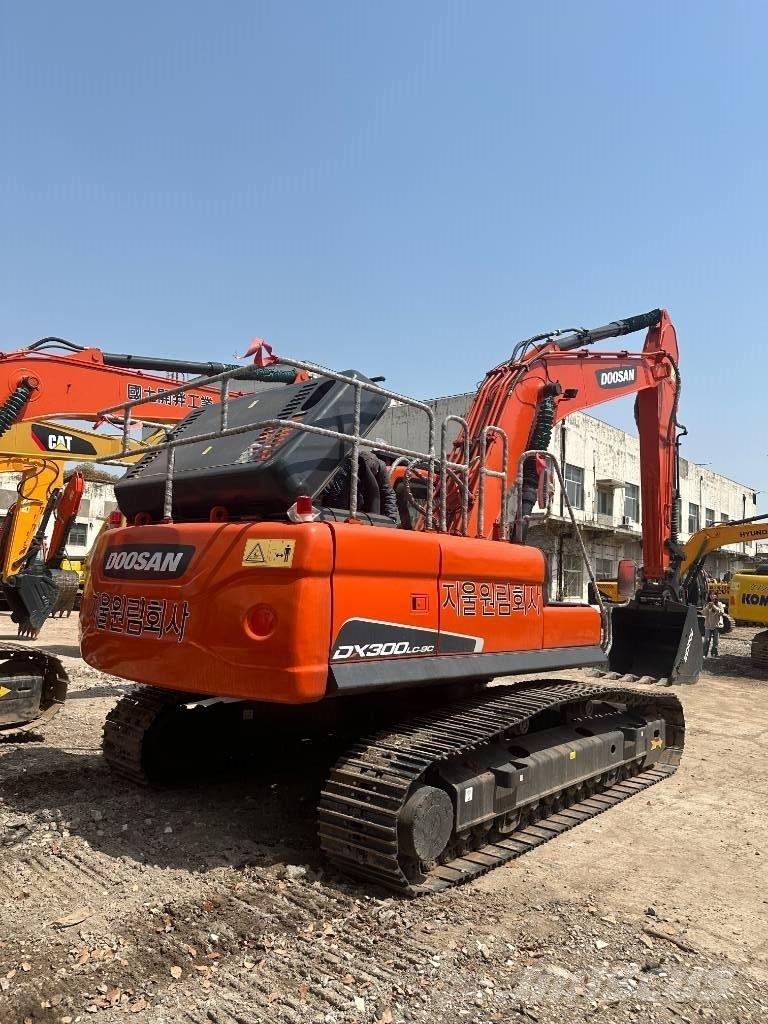 Doosan DX 300 Середні екскаватори 7т. - 12т.
