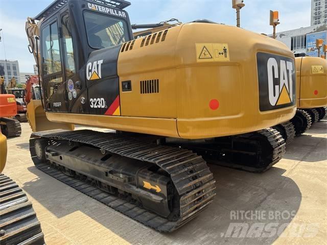 CAT 323 D L Гусеничні екскаватори