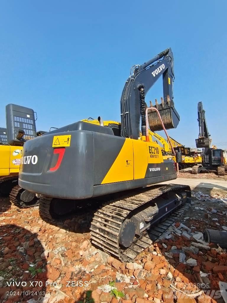 Volvo EC 210 Гусеничні екскаватори