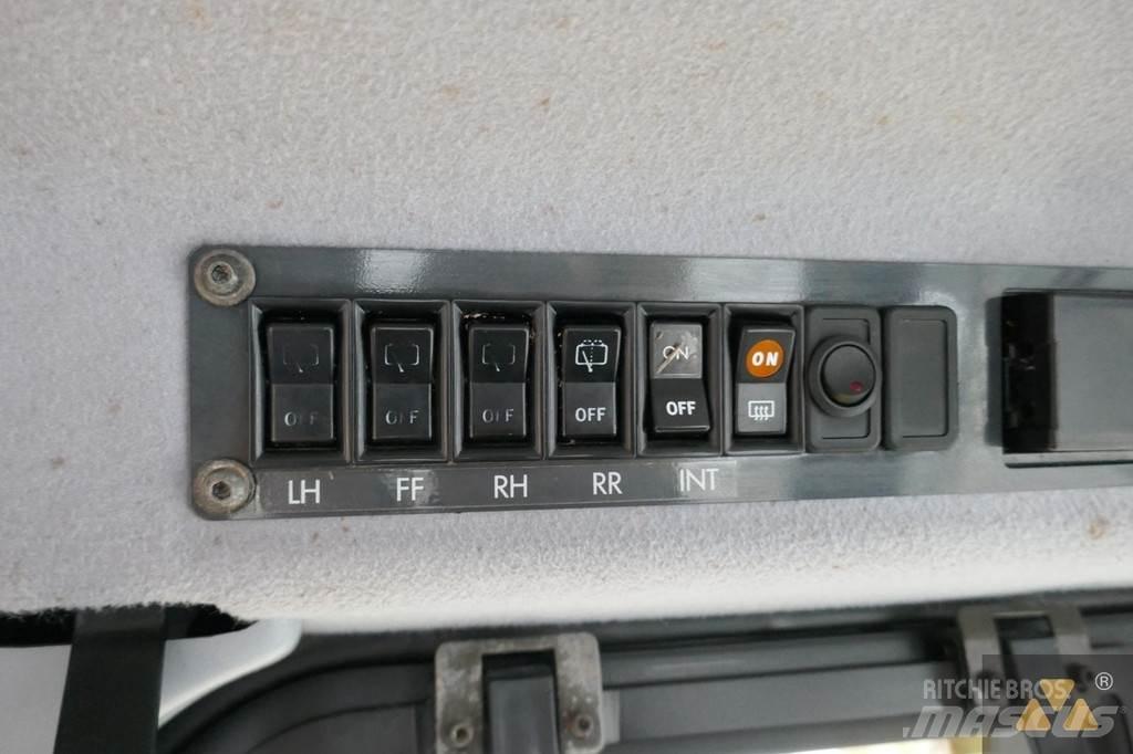 Komatsu D85PX-15 Гусеничні бульдозери