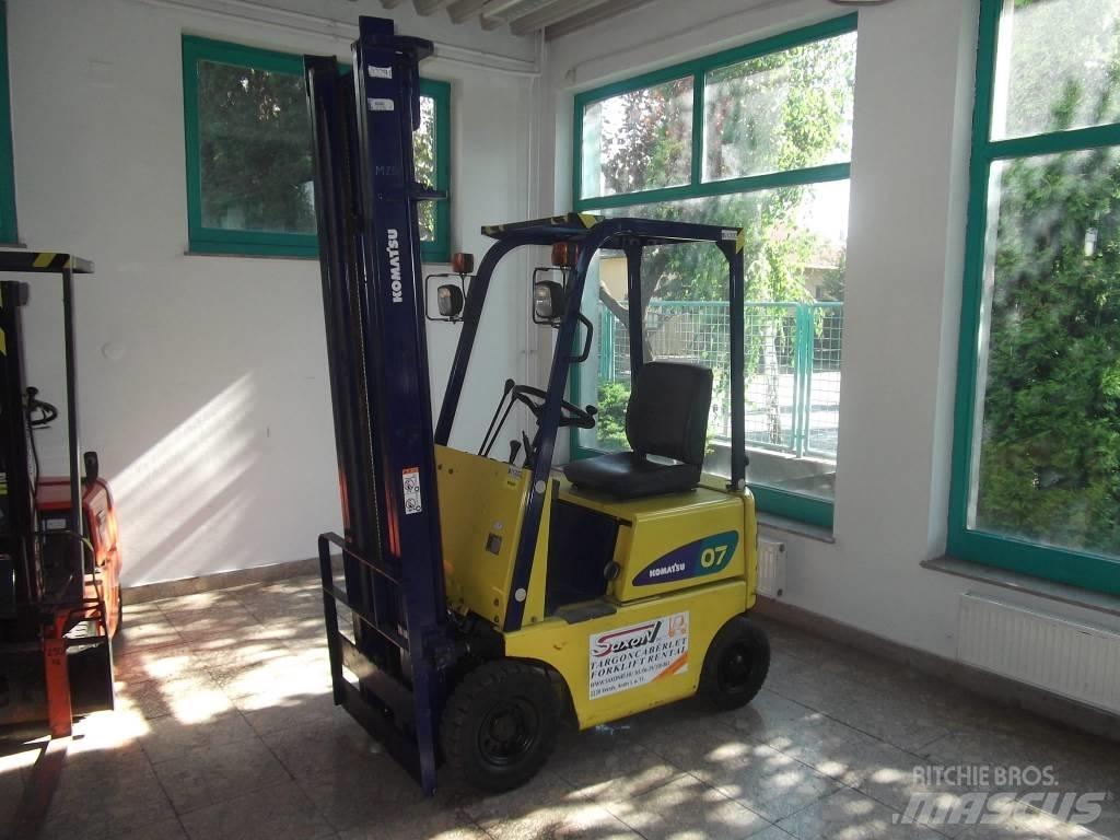 Komatsu FG07-3 Газові навантажувачі