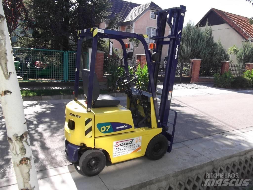 Komatsu FG07-3 Газові навантажувачі