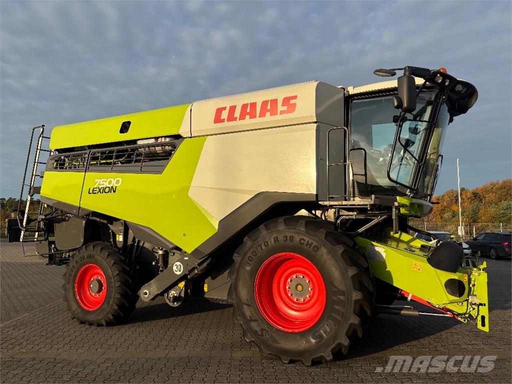CLAAS LEXION 7500 Зернозбиральні комбайни