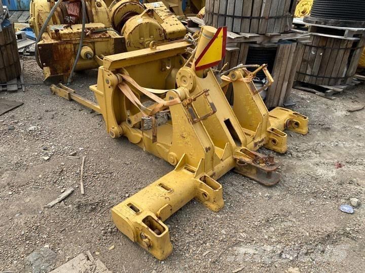 CAT 140 H Ripper Інше обладнання