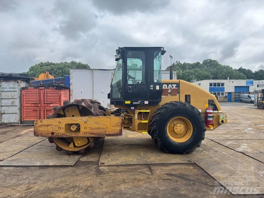 CAT CP 533 E Грунтові котки