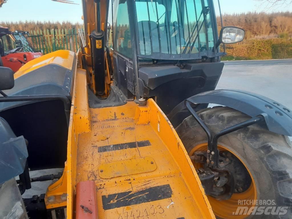 JCB 540-140 Телескопічні навантажувачі