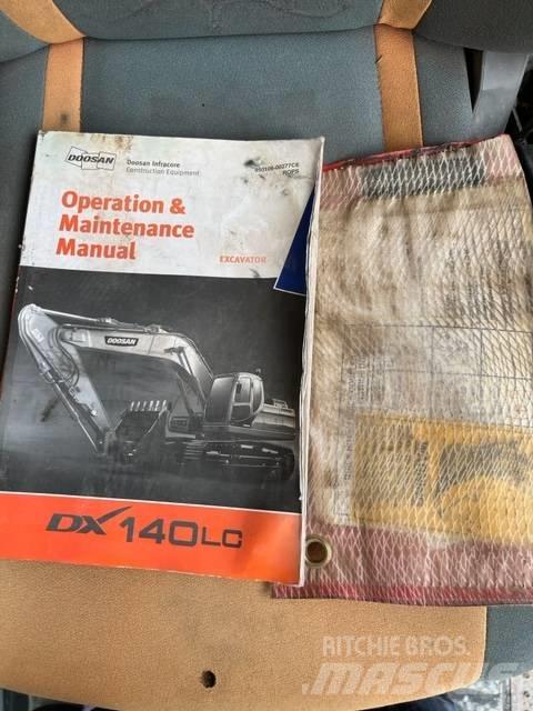 Doosan DX 140 LC Гусеничні екскаватори