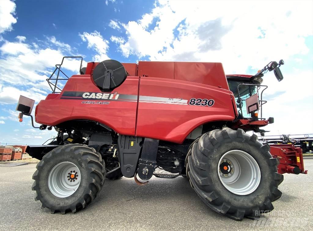 Case IH 8230 Зернозбиральні комбайни