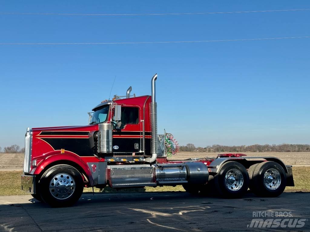 Kenworth W900 Тягачі