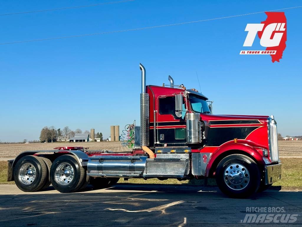 Kenworth W900 Тягачі