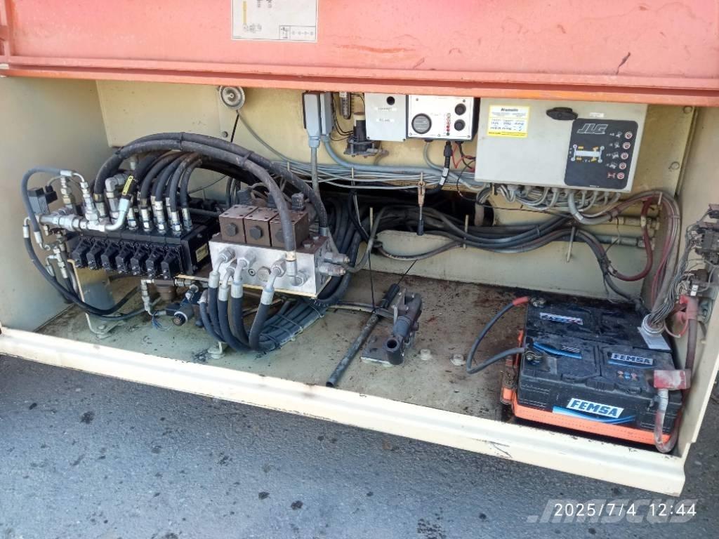 JLG 203-24 Підйомники-ножиці