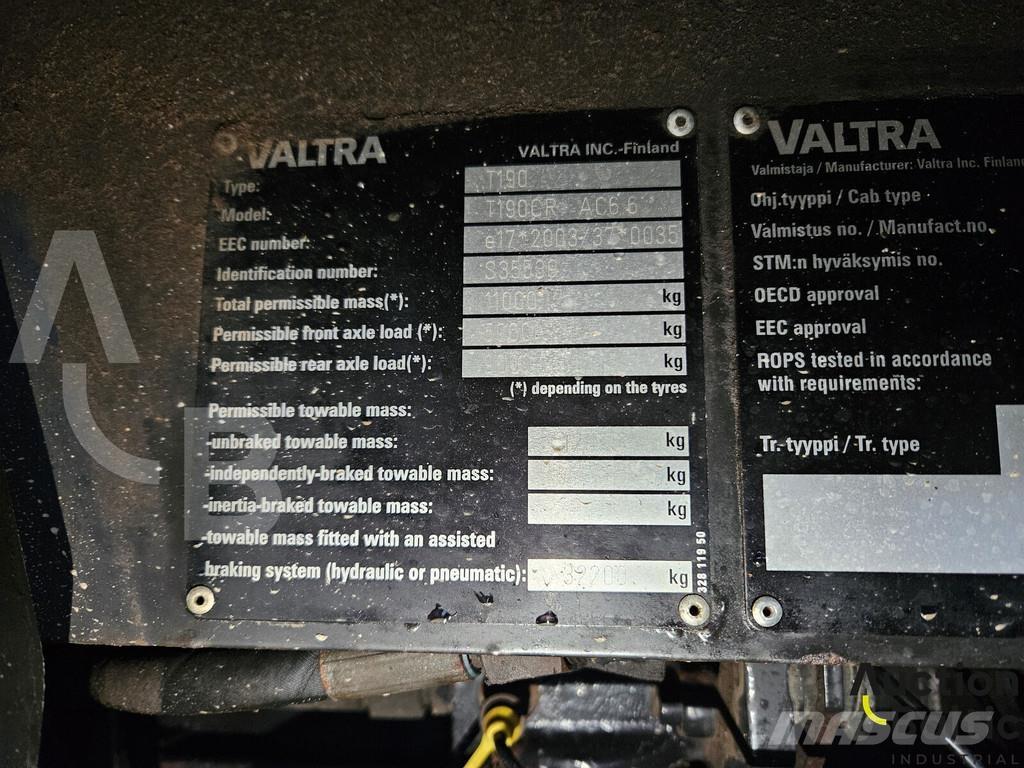 Valtra T190 Трактори