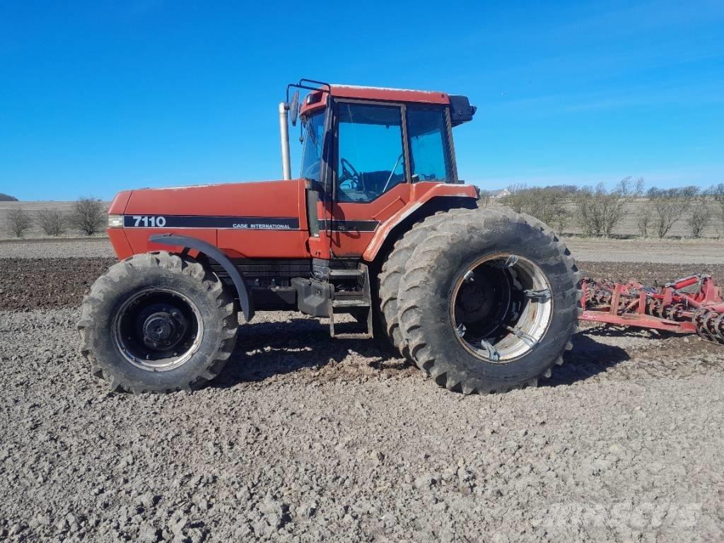 Case IH Magnum 7110 Трактори