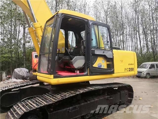 Komatsu pc200-6 Гусеничні екскаватори