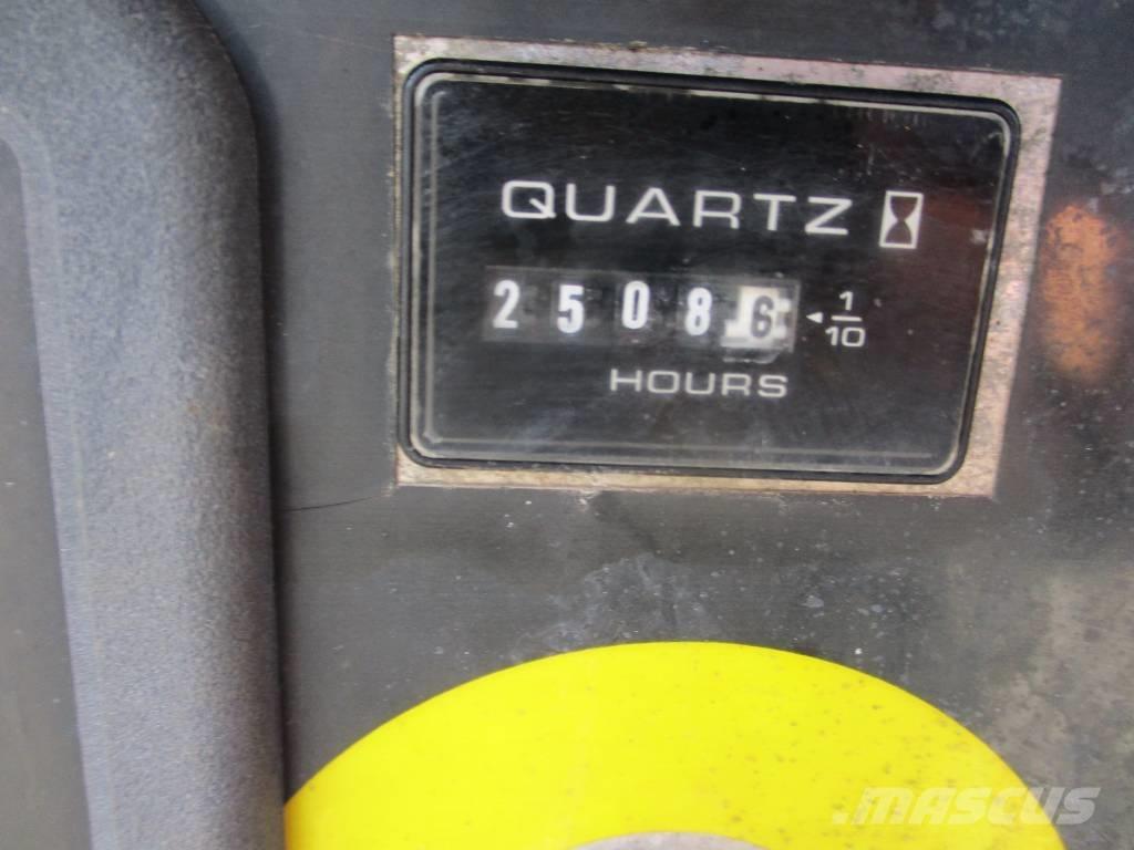 JLG 340 AJ (511) Компактні самохідні стрілові підйомники