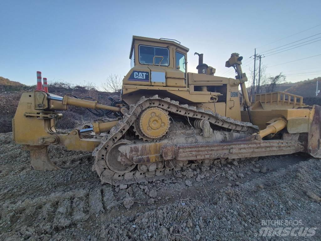 CAT D 9 N Гусеничні бульдозери