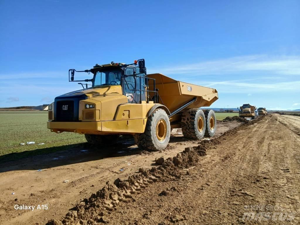 CAT 745 Зчленовані самоскиди