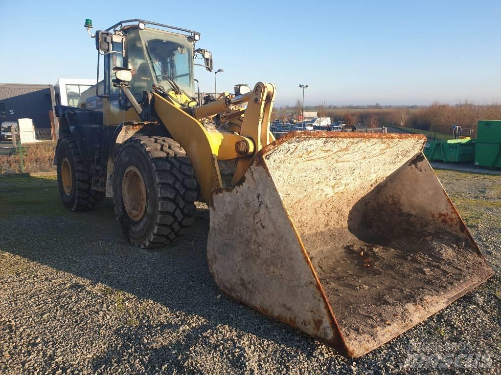Komatsu WA320-8 Фронтальні навантажувачі