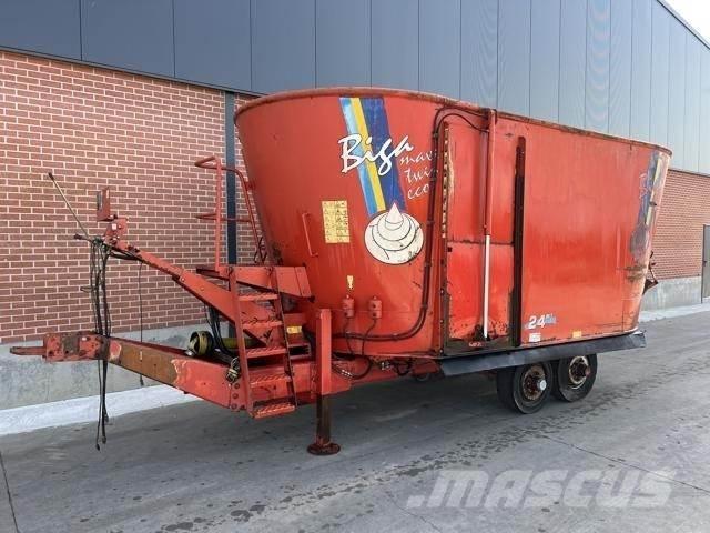 Peecon 24m³ Завантажувачі змішувальних машин