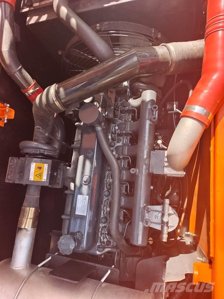 Doosan DX225 LC-9C Гусеничні екскаватори