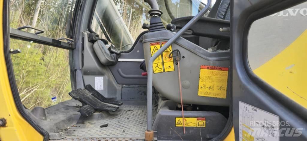 Volvo EC 240 LC Гусеничні екскаватори