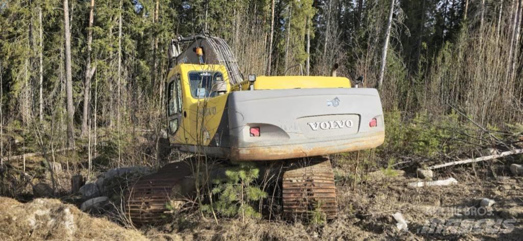 Volvo EC 240 LC Гусеничні екскаватори