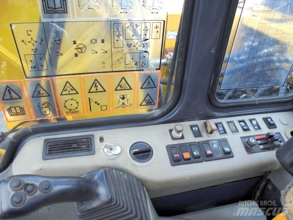 Komatsu PW 130ES-6K Колісні екскаватори