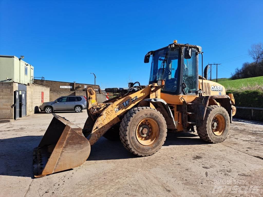 CASE 521 F XR Фронтальні навантажувачі