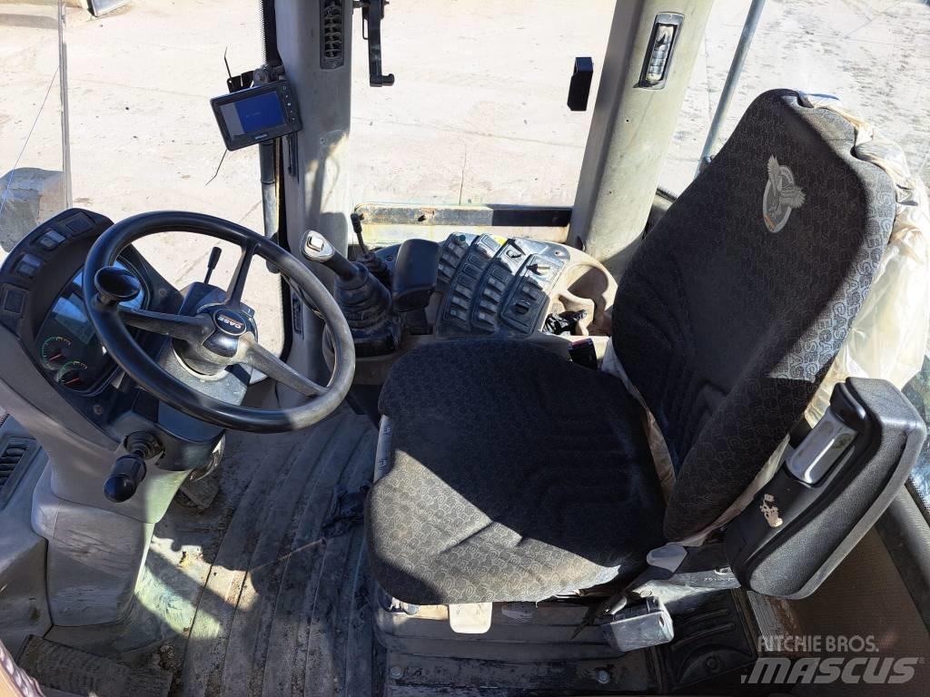 CASE 521 F XR Фронтальні навантажувачі