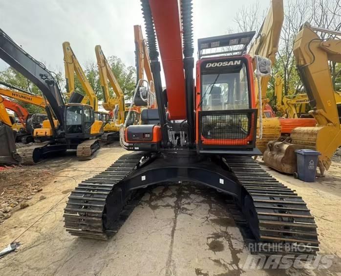 Doosan DX300LC-9C Гусеничні екскаватори
