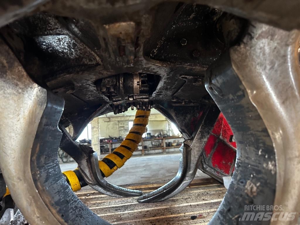 Komatsu C144 Валочні головки
