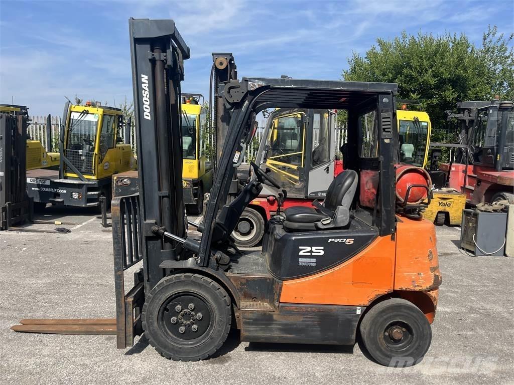 Doosan G25E-5 Газові навантажувачі