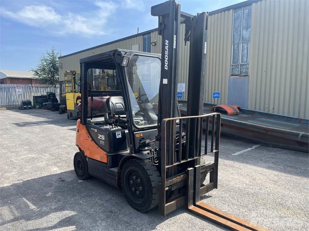 Doosan G25E-5 Газові навантажувачі