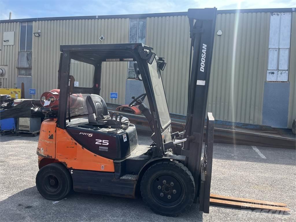 Doosan G25E-5 Газові навантажувачі