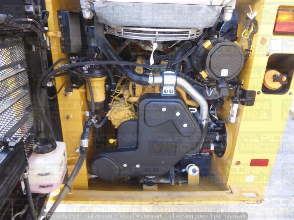 CAT 226D3 Міні-навантажувачі