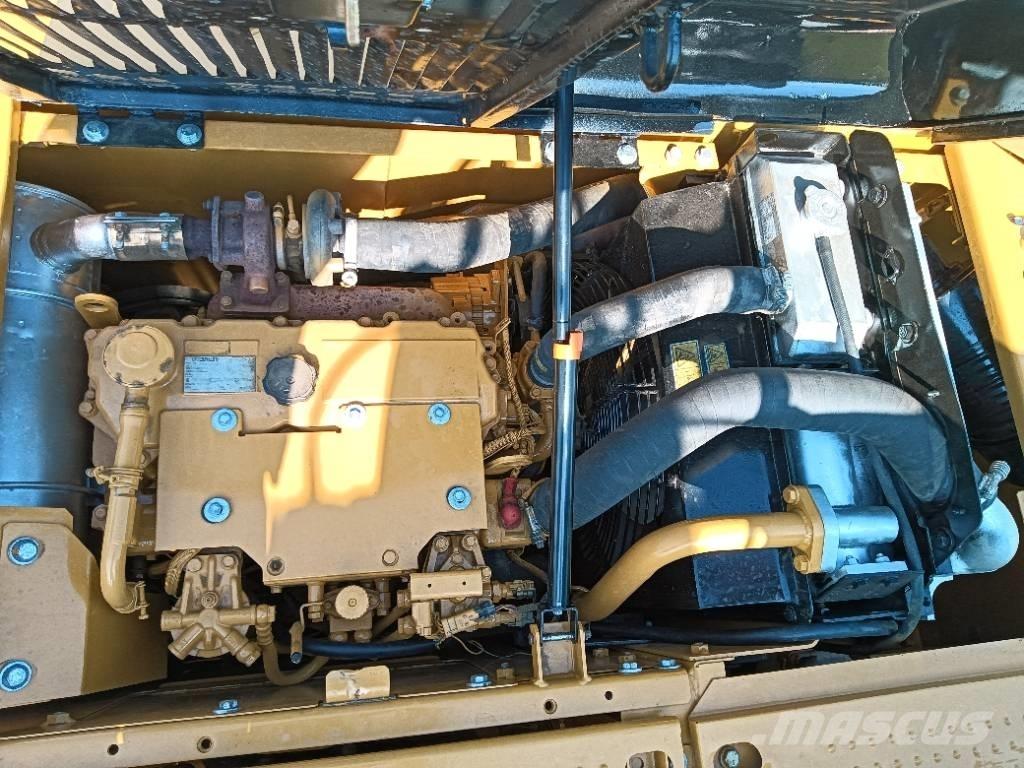 CAT 313 D Колісні екскаватори