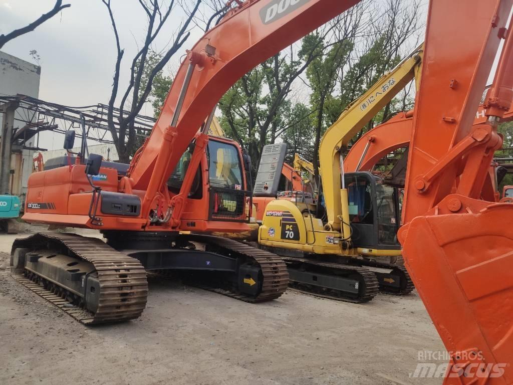 Doosan dx300 Гусеничні екскаватори