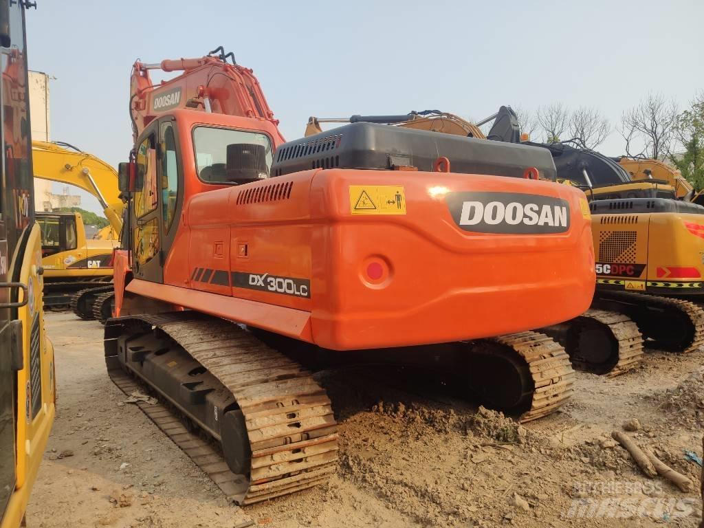 Doosan dx300 Гусеничні екскаватори