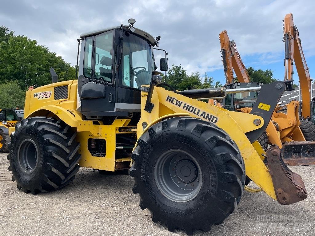 New Holland W 170 Фронтальні навантажувачі