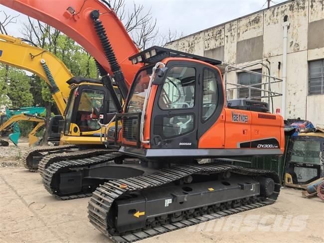 Doosan DX 300 LC Гусеничні екскаватори