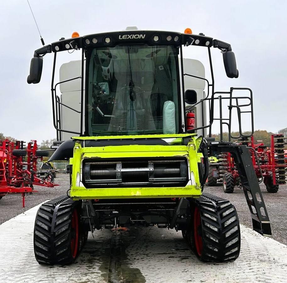 CLAAS Lexion 8900 TT Зернозбиральні комбайни