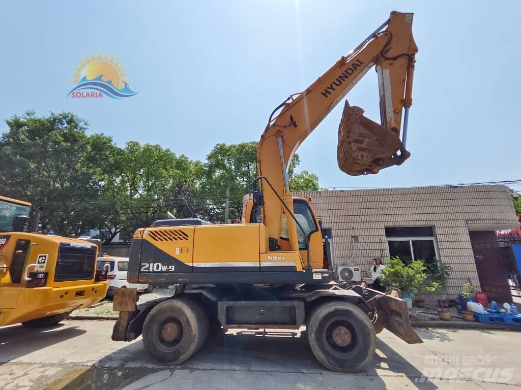 Hyundai R210W-9 Колісні екскаватори