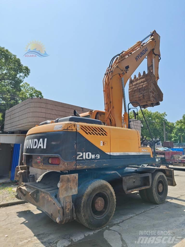 Hyundai R210W-9 Колісні екскаватори