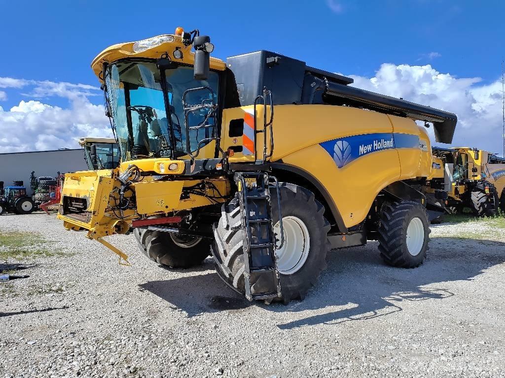 New Holland CX 8090 Зернозбиральні комбайни