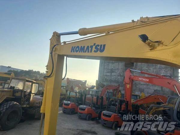 Komatsu PC130 Гусеничні екскаватори