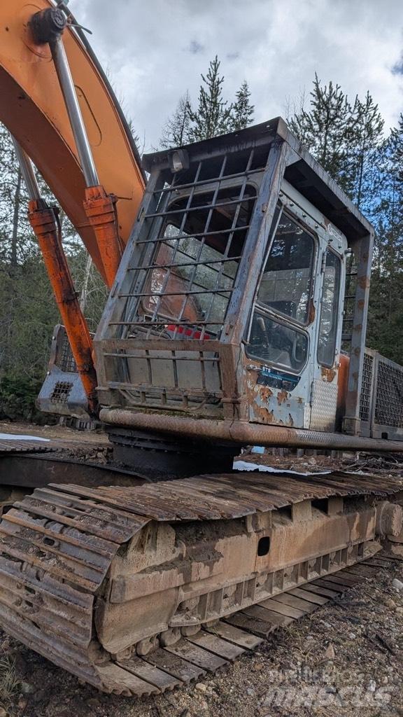 Hitachi EX 200 Гусеничні екскаватори