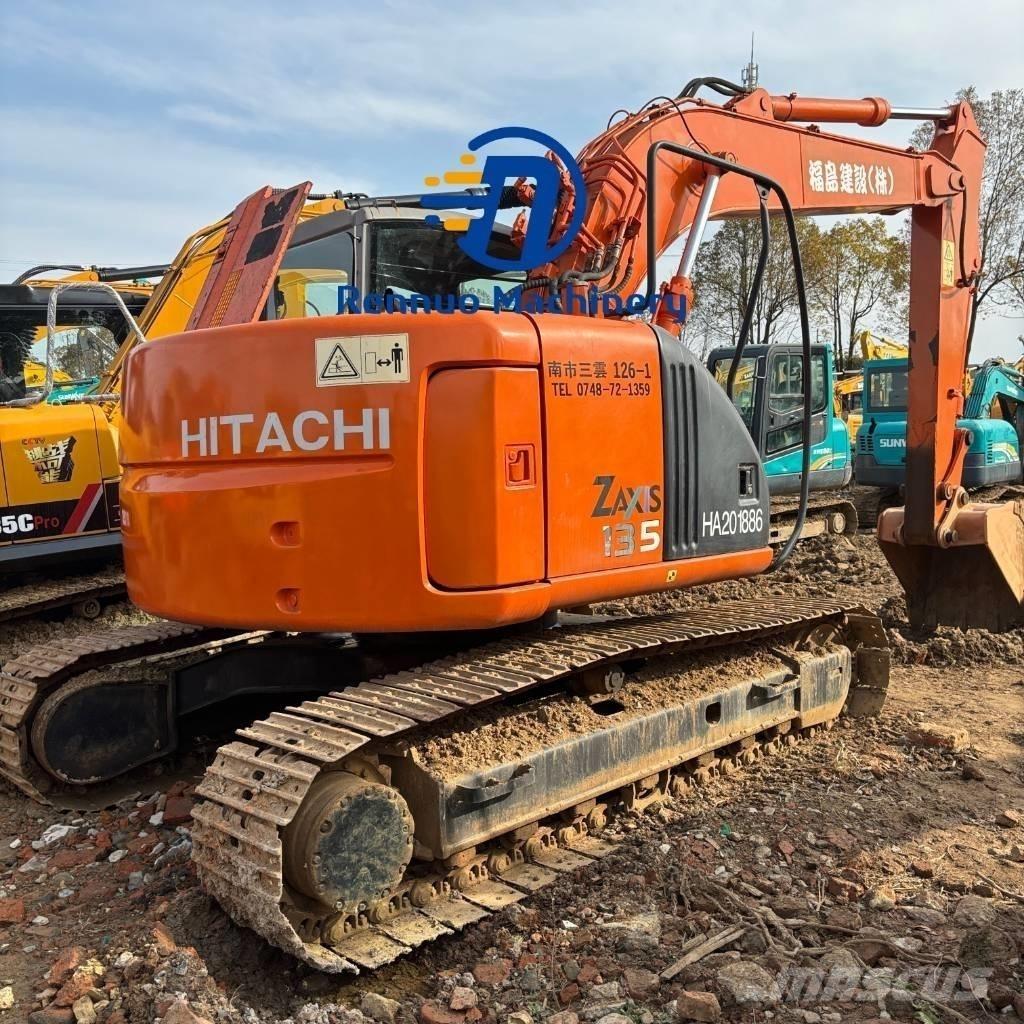 Hitachi ZX 135 US Гусеничні екскаватори